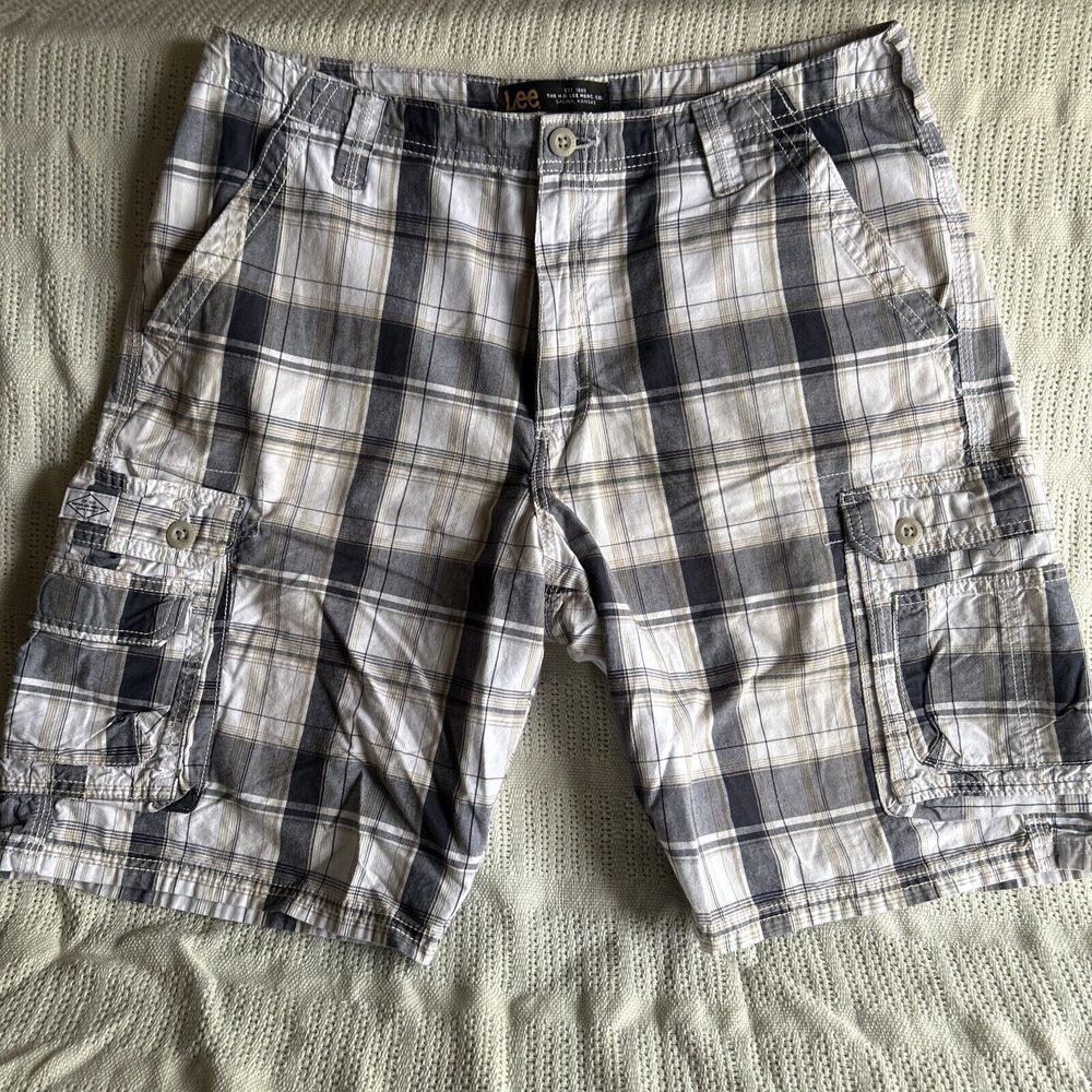 Lee Mens Size 34 Plaid Cargo Shorts in Excellent Condition